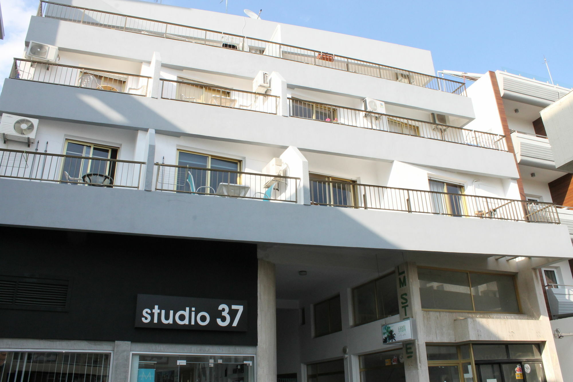 Tiffany City Apartments Larnaca Exterior photo